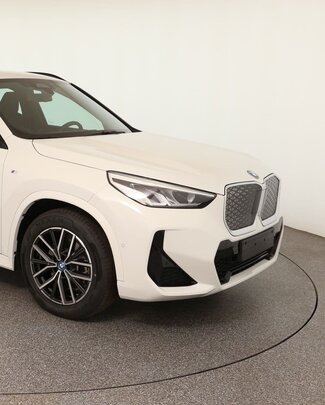 bmw-ix1